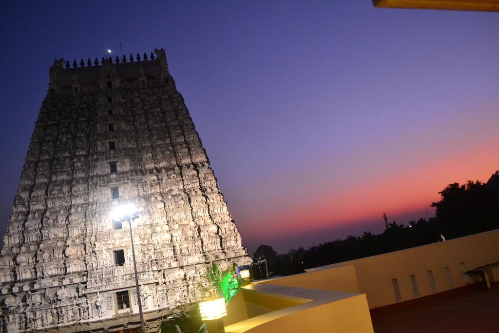 Sri Sarvesha Js Palace Temple View Tiruvannāmalai Екстериор снимка
